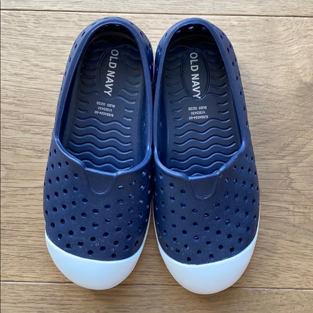 NWOT old navy toddler shoes